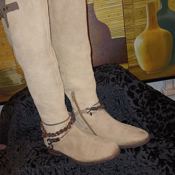 Ladies knee high boots - Picture 8 of 10